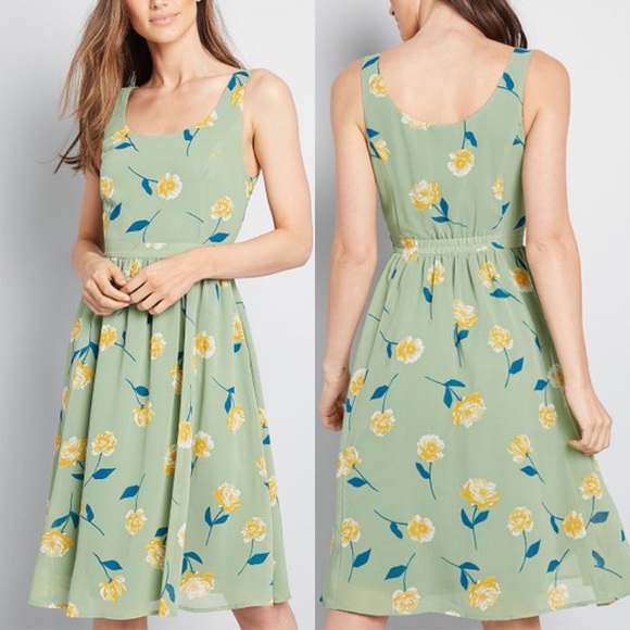 Modcloth Dresses & Skirts - ModCloth Freeing Feeling green floral midi dress